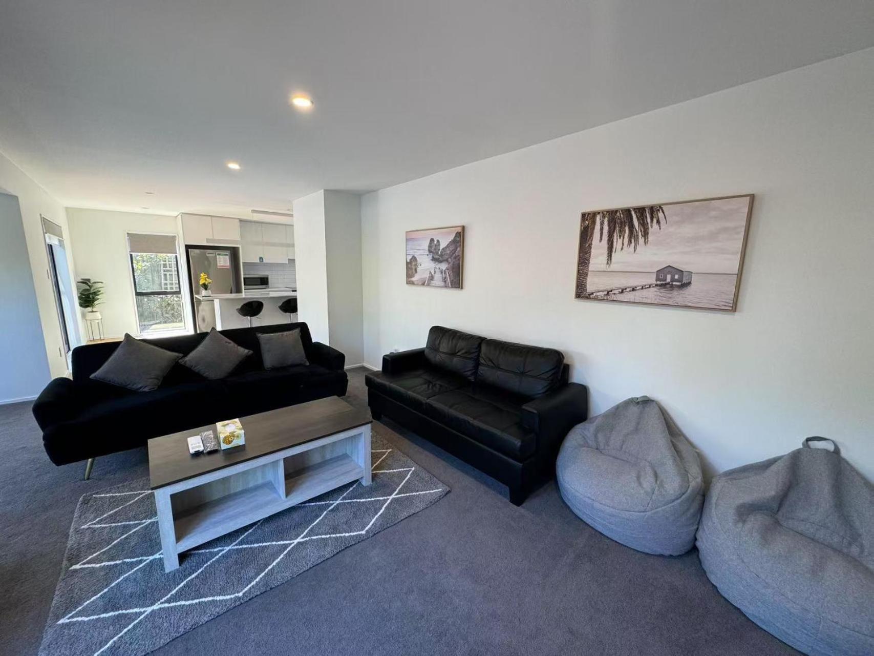 Holiday home Airport Retreat 4br 8 Guests *