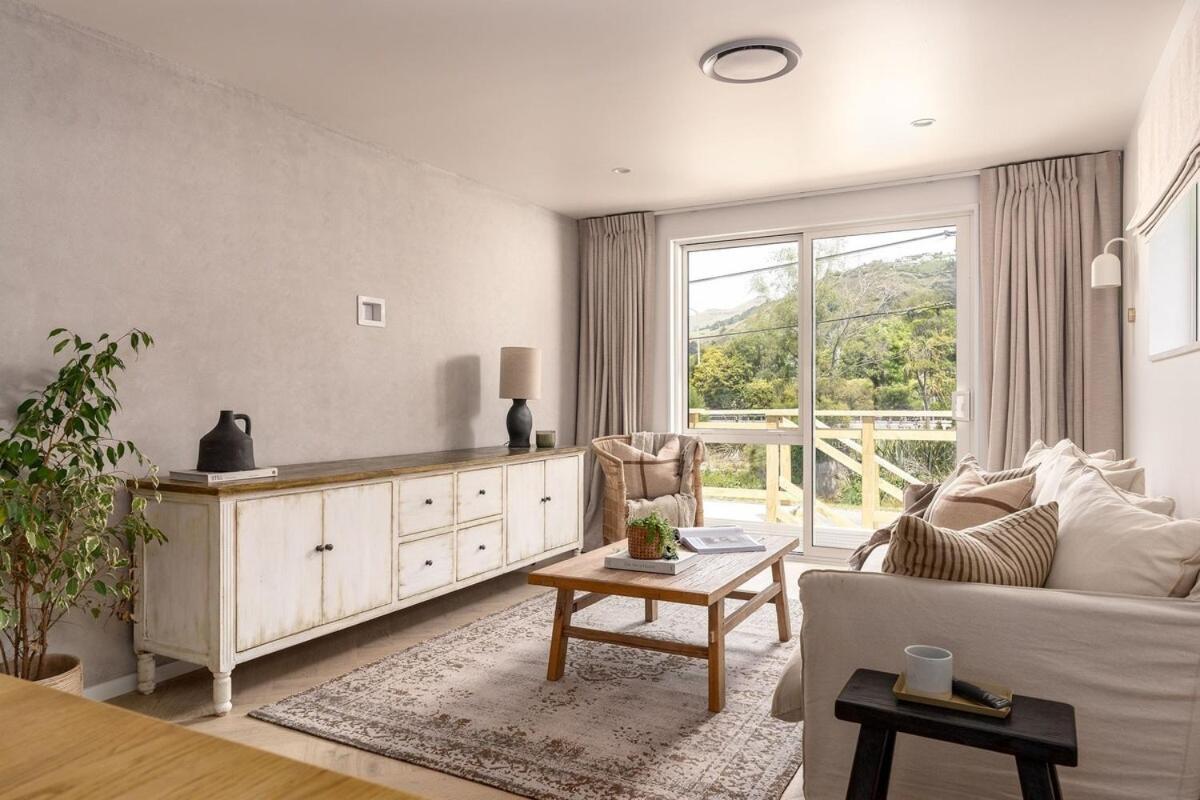 Riverside Retreat On Terrace Holiday home