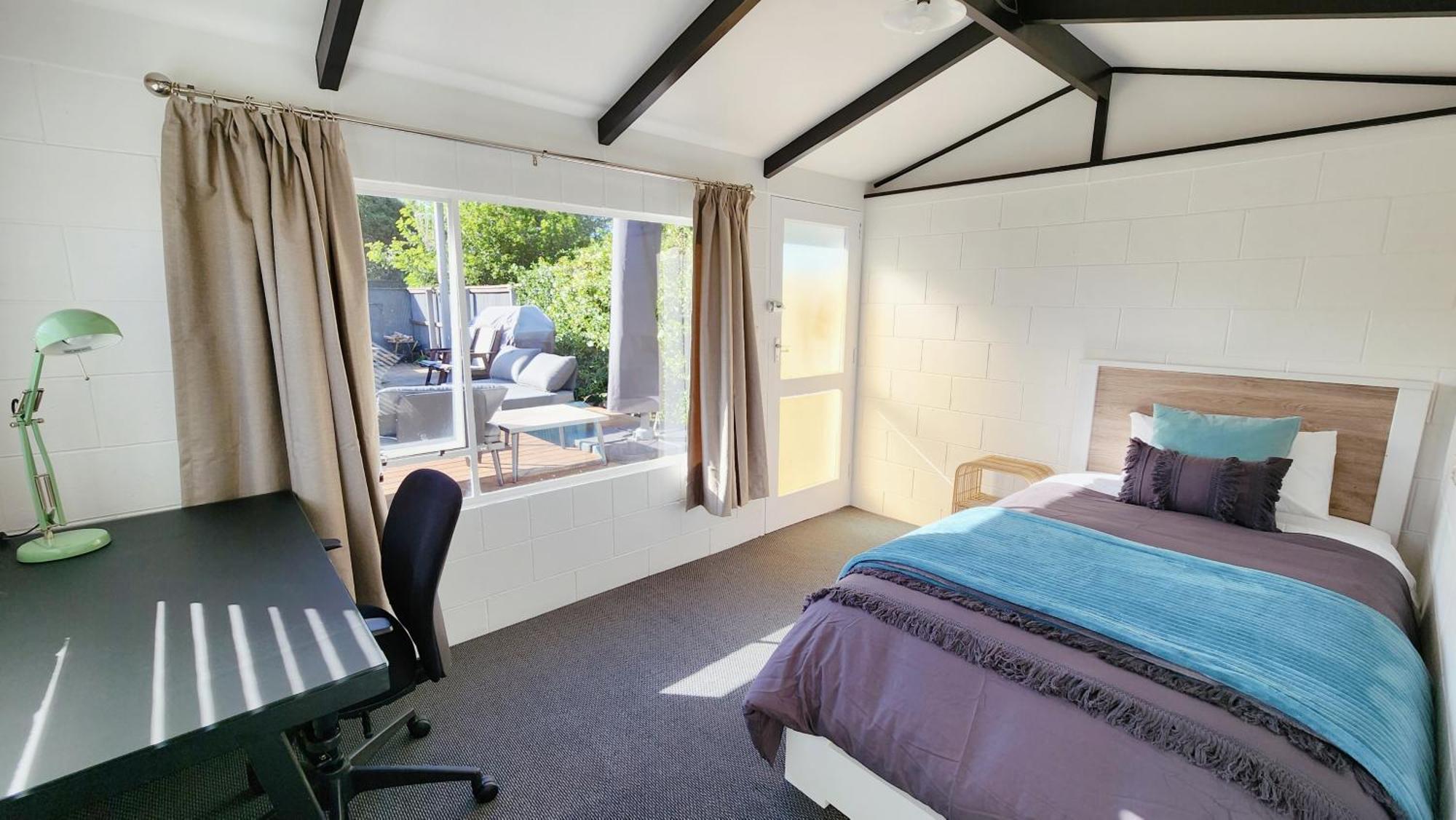 Spacious 5bdr 2ba 2lr Sleepout Family Holiday home *