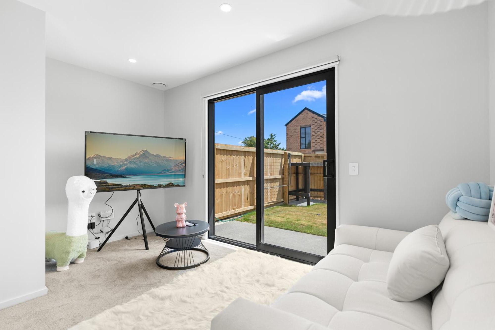 Cosy Close To Airport