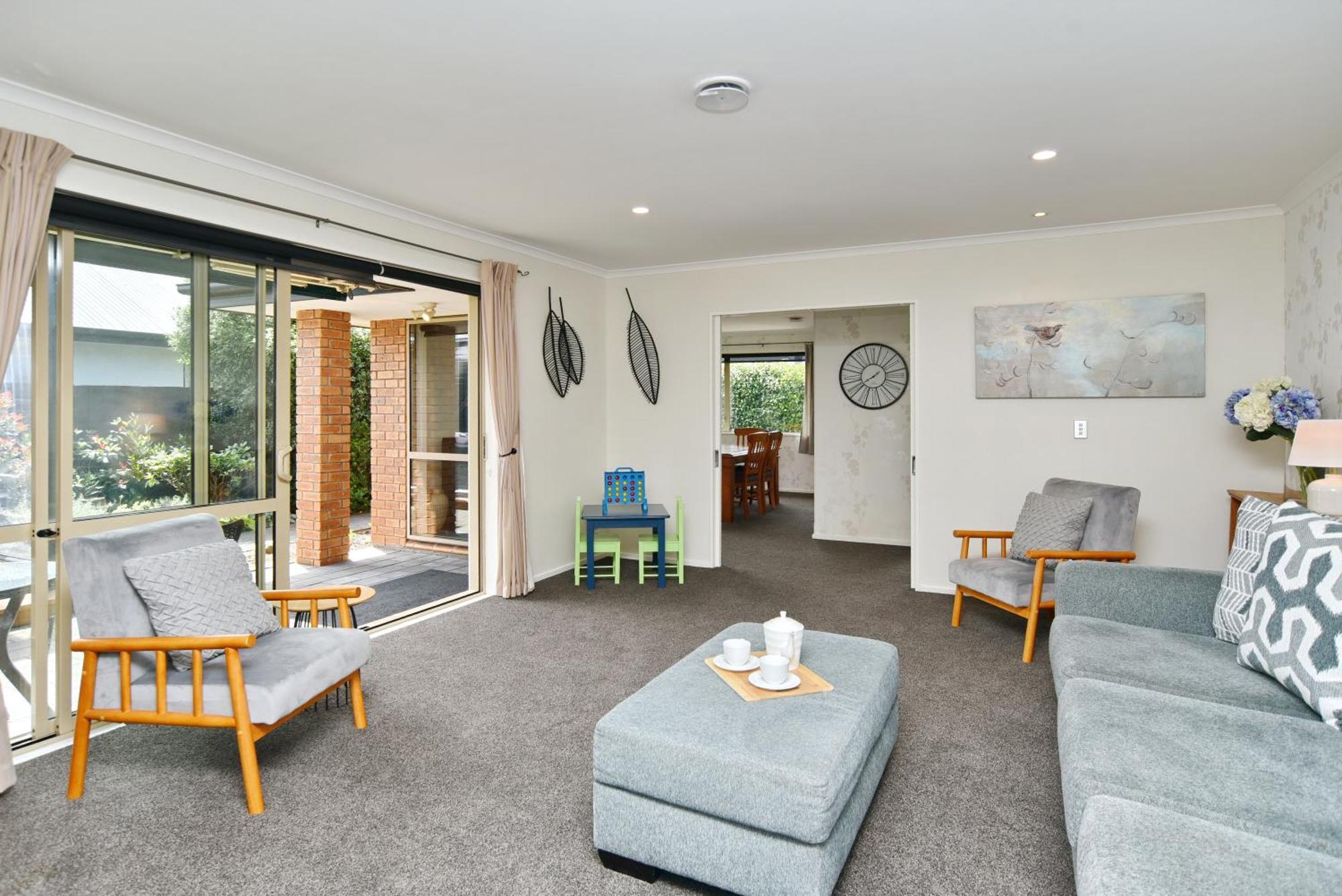 Holiday home At Puhara - Parklands Escape Christchurch