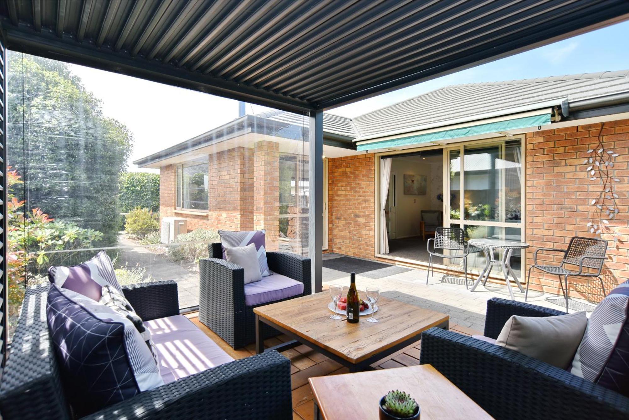 Holiday home At Puhara - Parklands Escape Christchurch