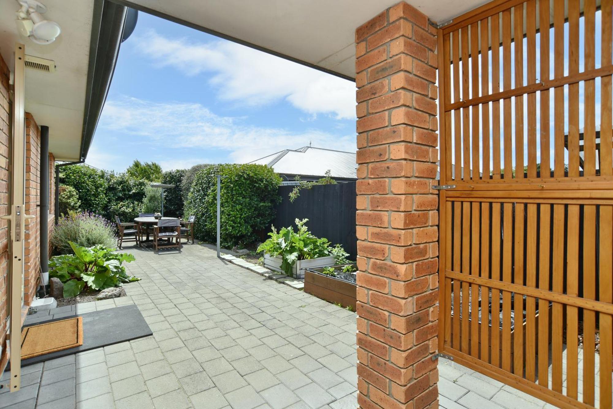 Holiday home At Puhara - Parklands Escape Christchurch