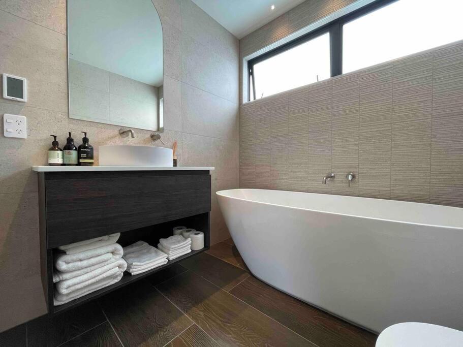 Luxury 3 Bedroom With Double Garage Holiday home