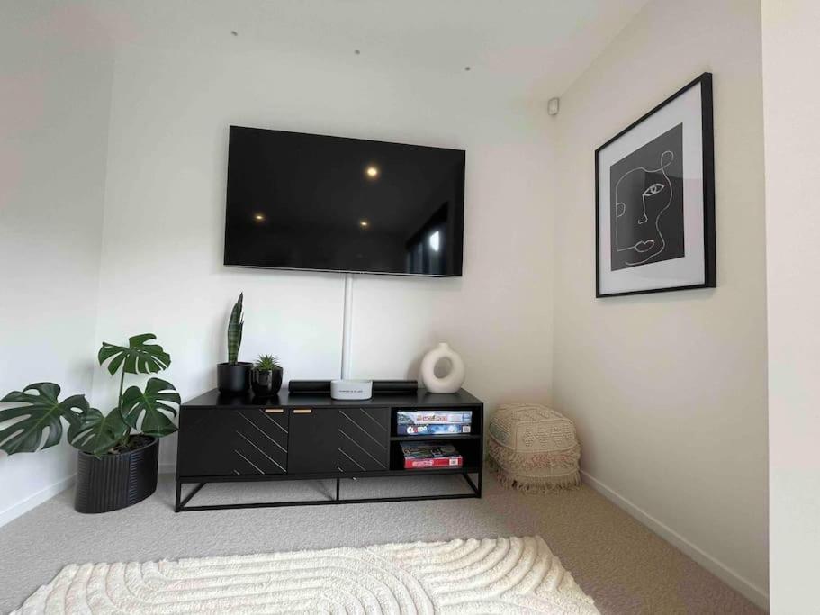 Holiday home Luxury 3 Bedroom With Double Garage *
