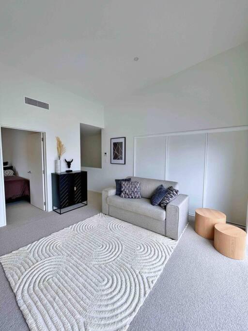 Luxury 3 Bedroom With Double Garage Christchurch