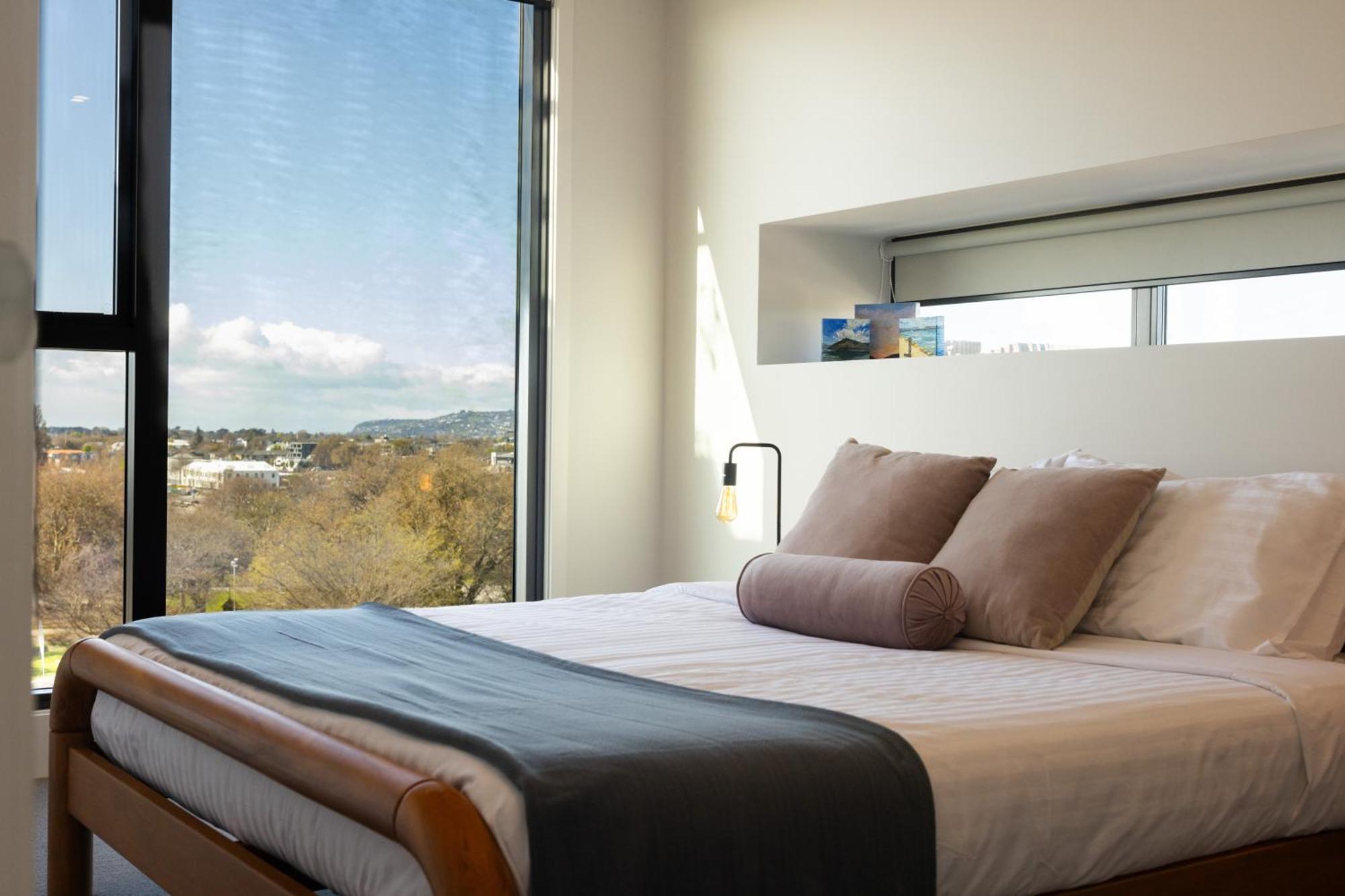 Luxury 2 Bedroom Cbd With Free Parking Apartment