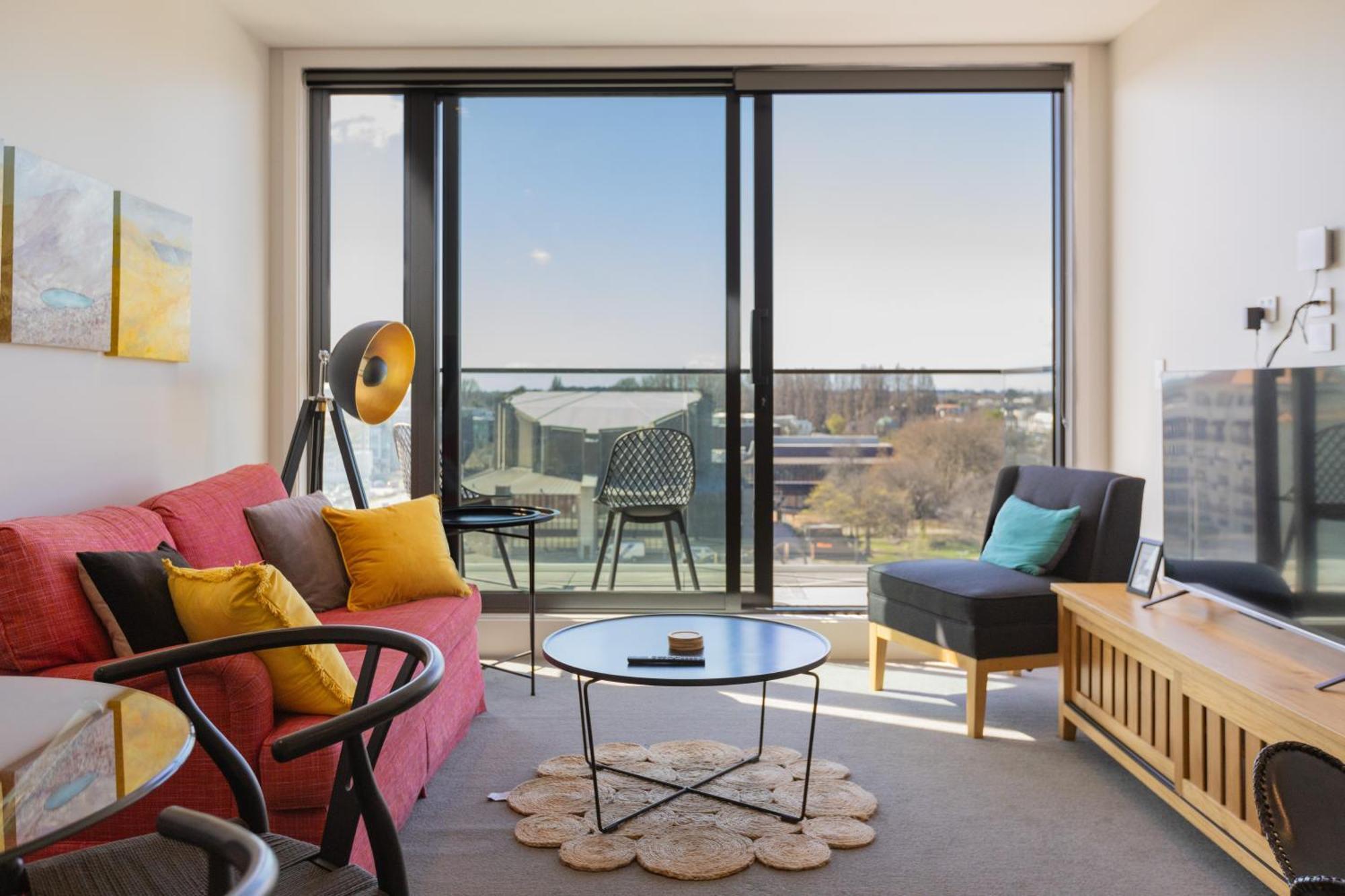 Luxury 2 Bedroom Cbd With Free Parking Apartment