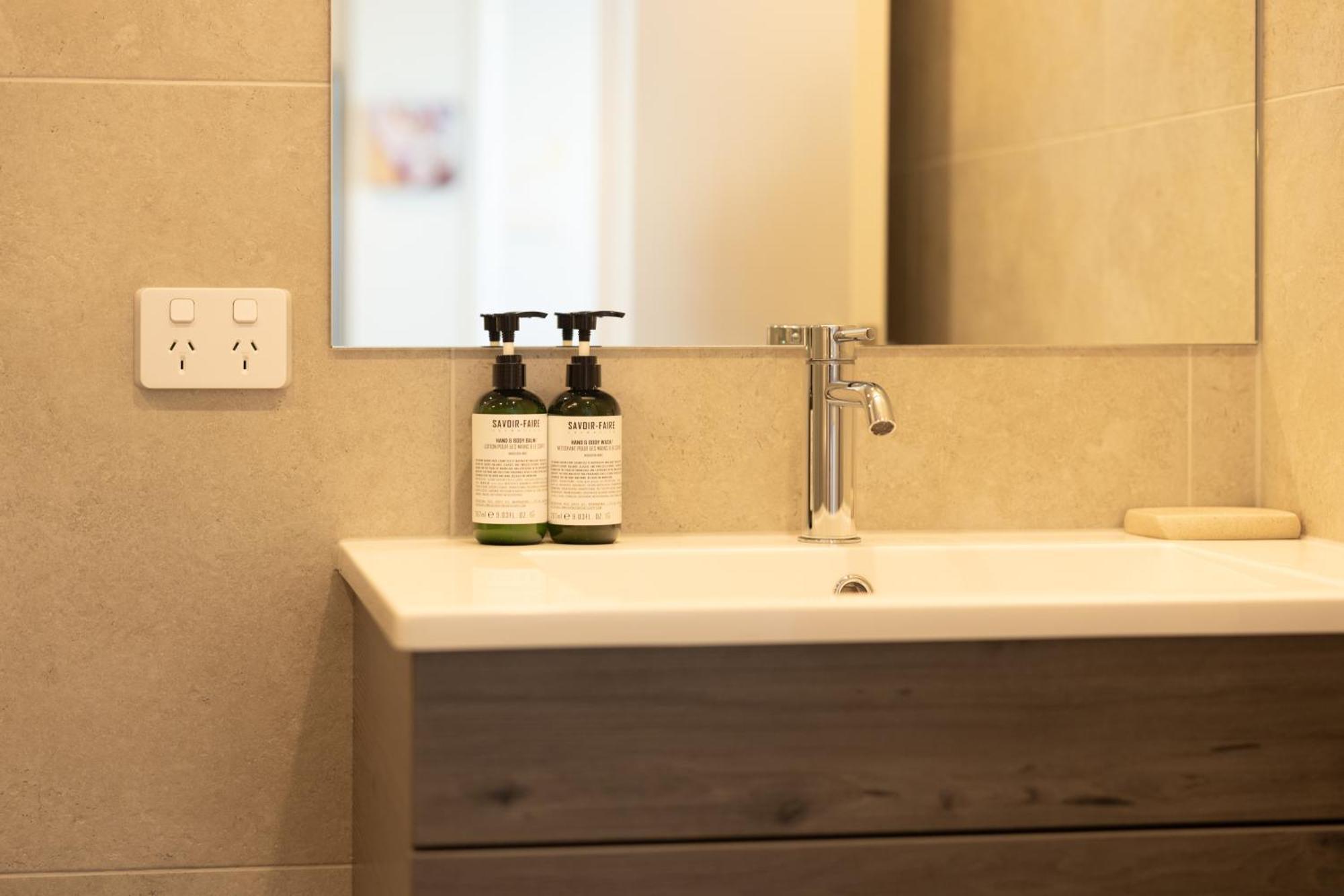 Apartment Luxury 2 Bedroom Cbd With Free Parking *