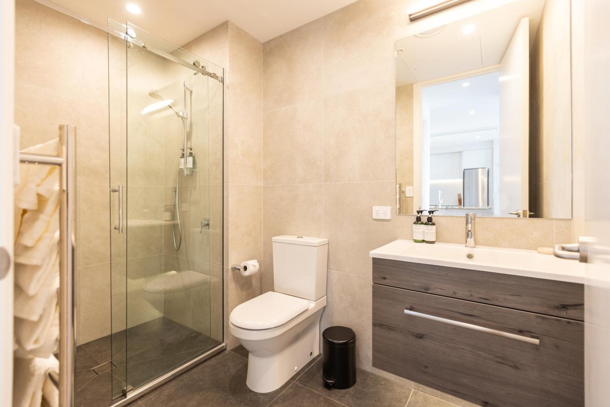 Luxury 2 Bedroom Cbd With Free Parking *
