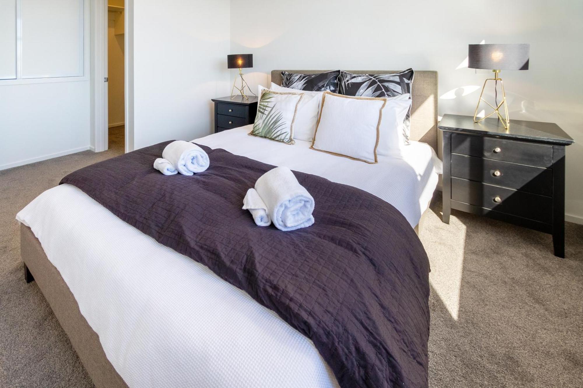 Escape On Cashel Street 2 Bed 2 Bath *