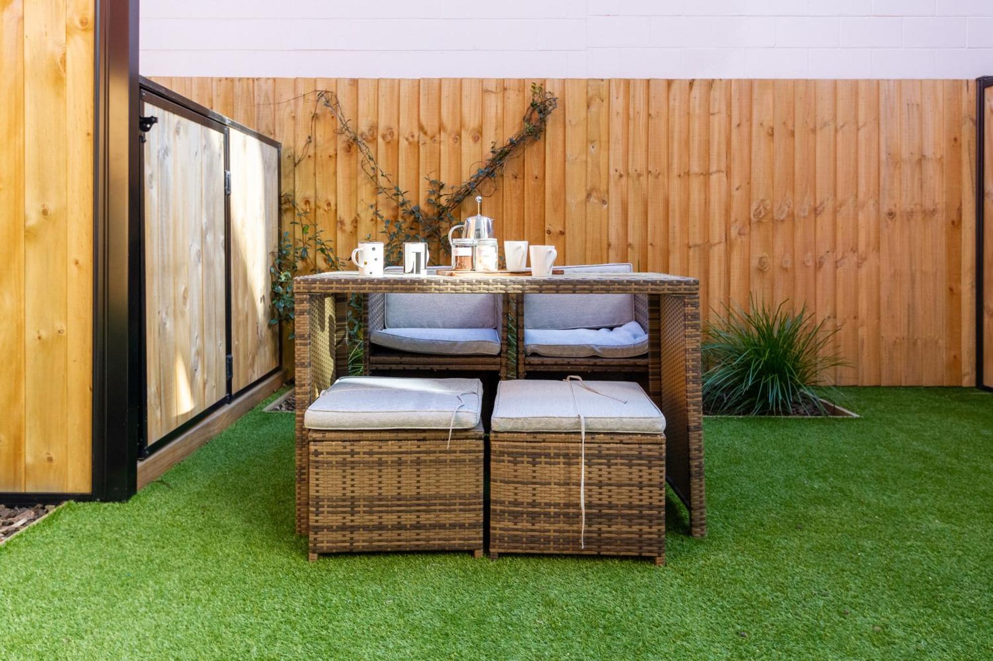 Escape On Cashel Street 2 Bed 2 Bath