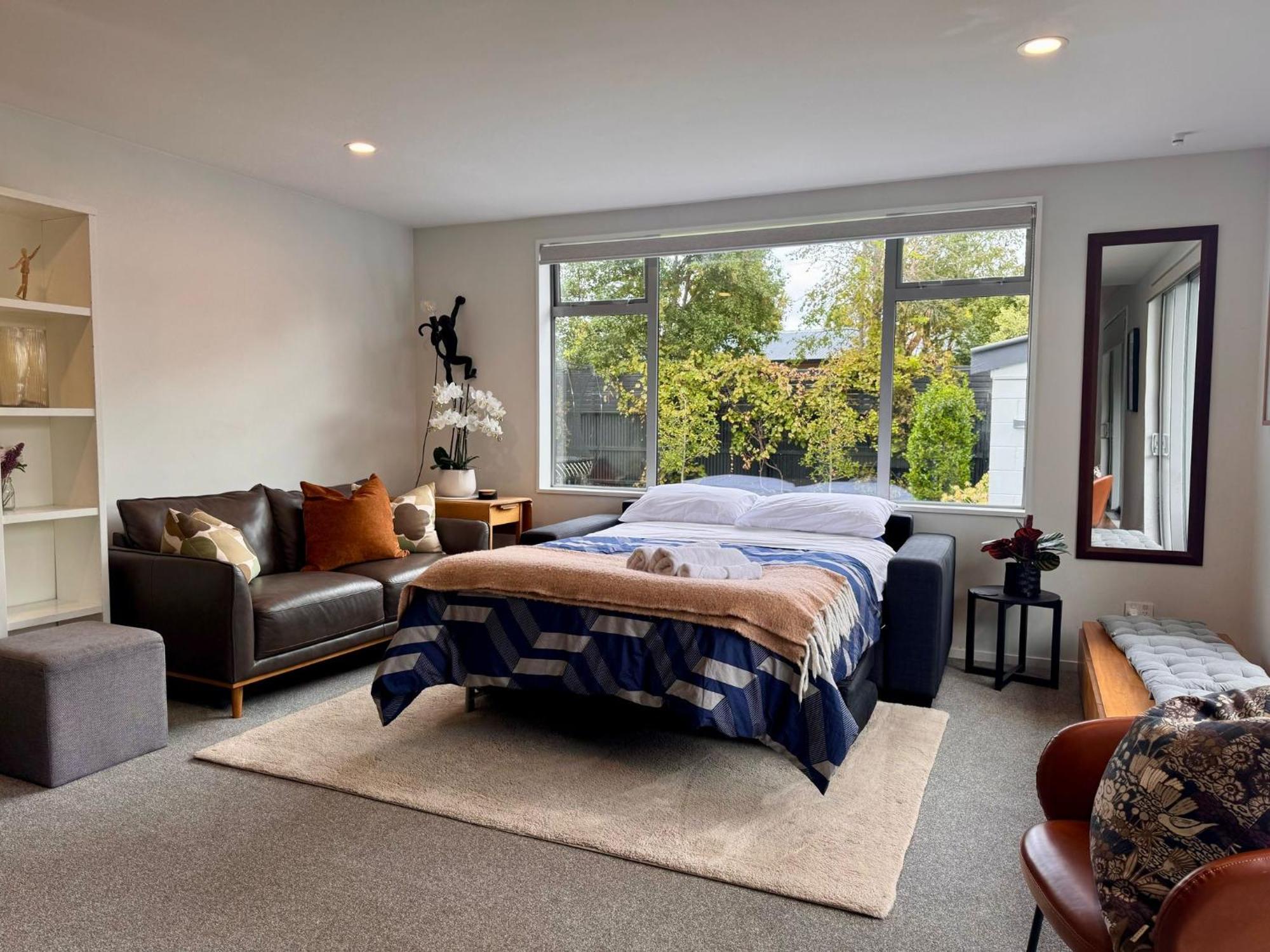 Private Family Retreat, Sleeps 8 Apartment
