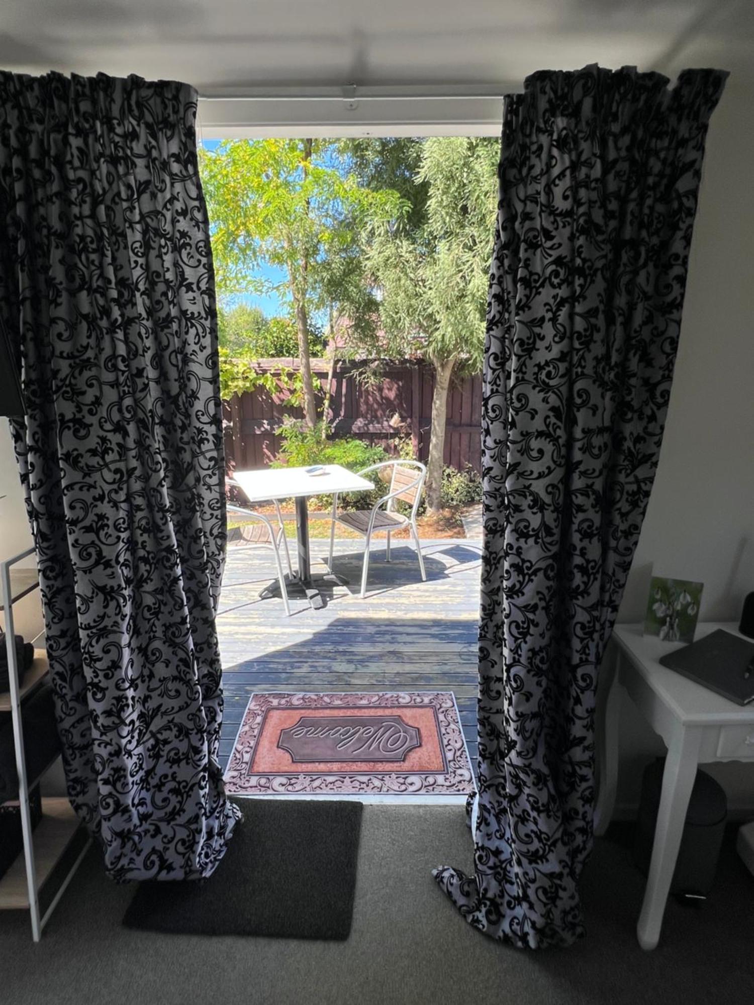 Homestay Gorgeous Villa, 7 Minutes From Airport *