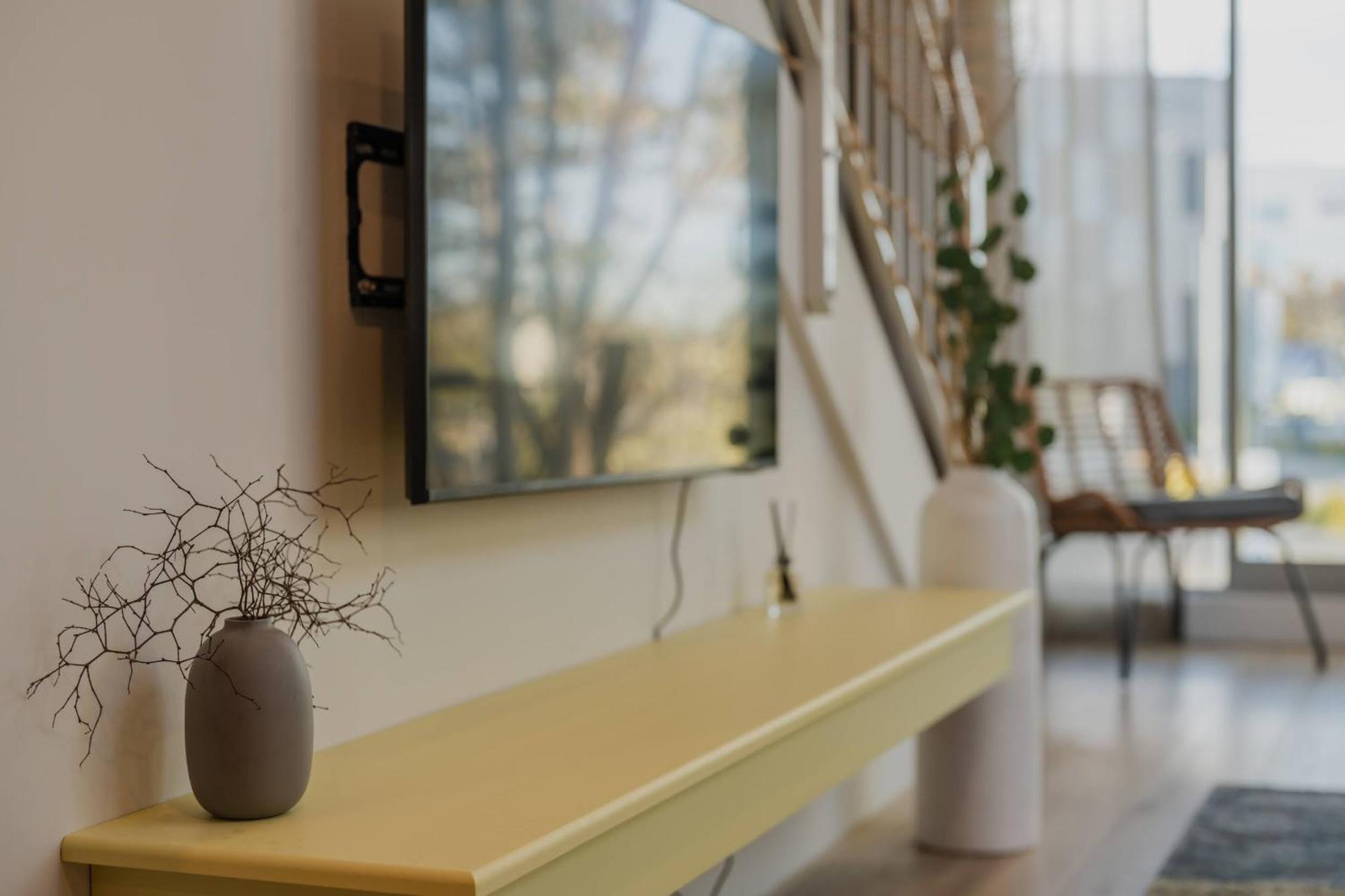 Cbd Edge - 2br With Balcony Sleeps 4 * Christchurch