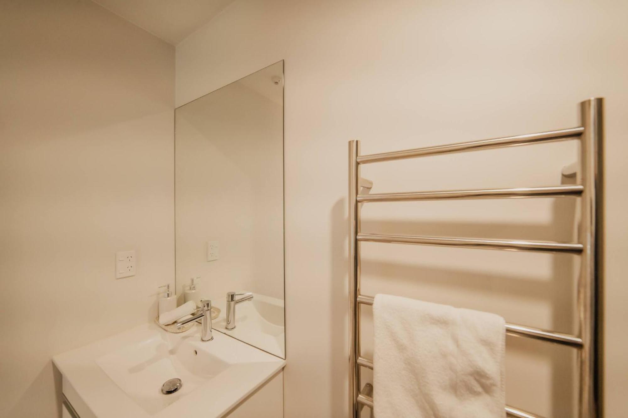 Holiday home Cbd Edge - 2br With Balcony Sleeps 4