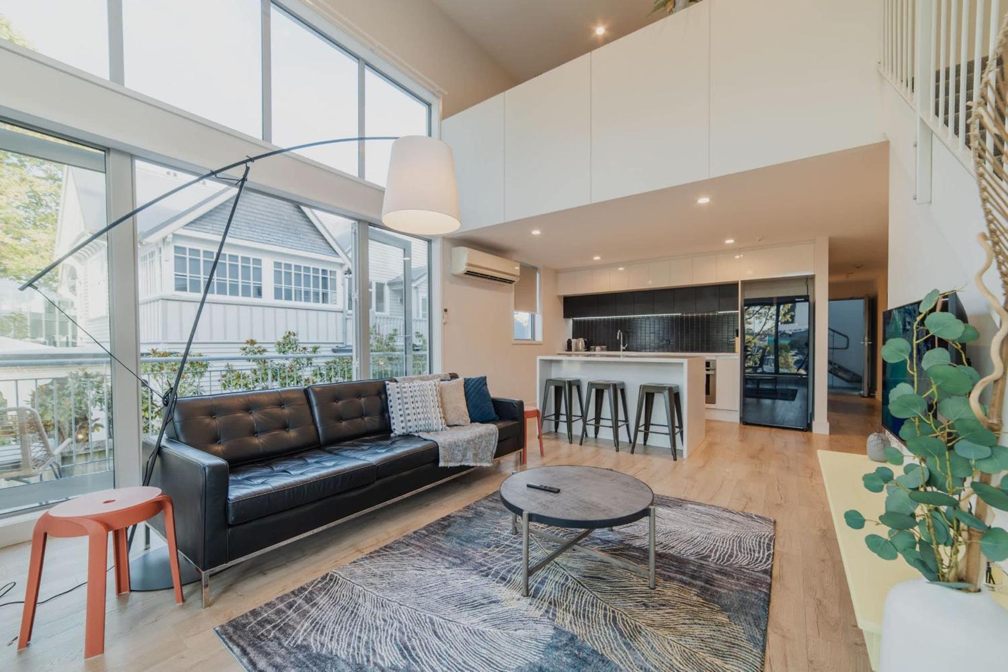 Cbd Edge - 2br With Balcony Sleeps 4 Holiday home Christchurch