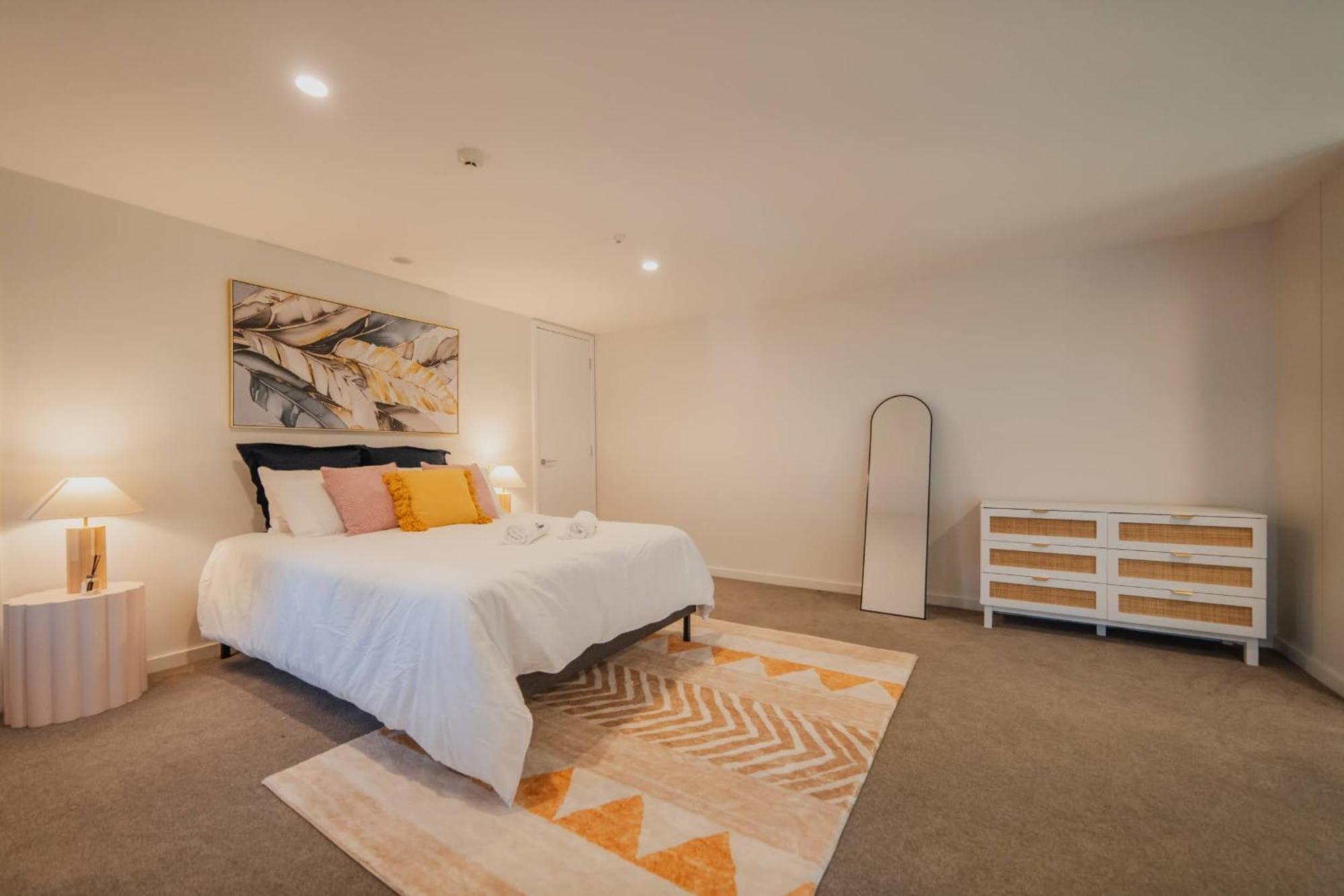 Cbd Edge - 2br With Balcony Sleeps 4 Holiday home *