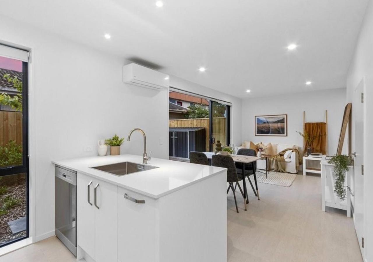 Holiday home Brand New 2br With Parking In Christchurch