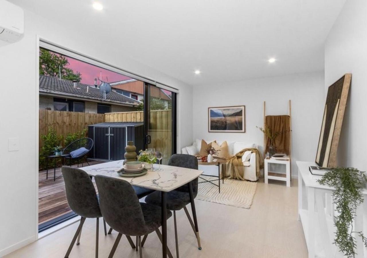 Brand New 2br With Parking In Holiday home *