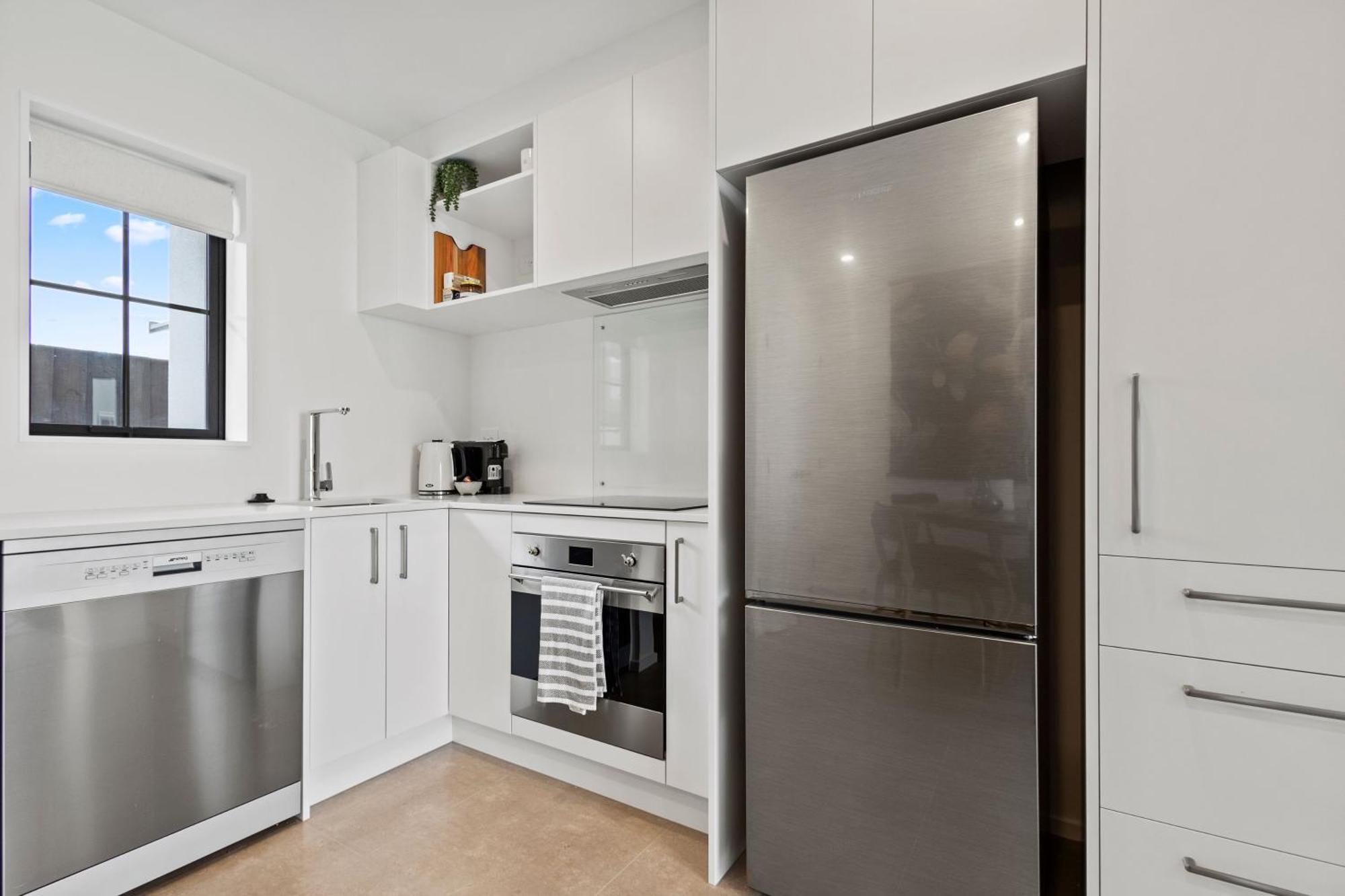 2 Bdr 2bth On Peterborough 1 Min Walk To Town Hall * Christchurch