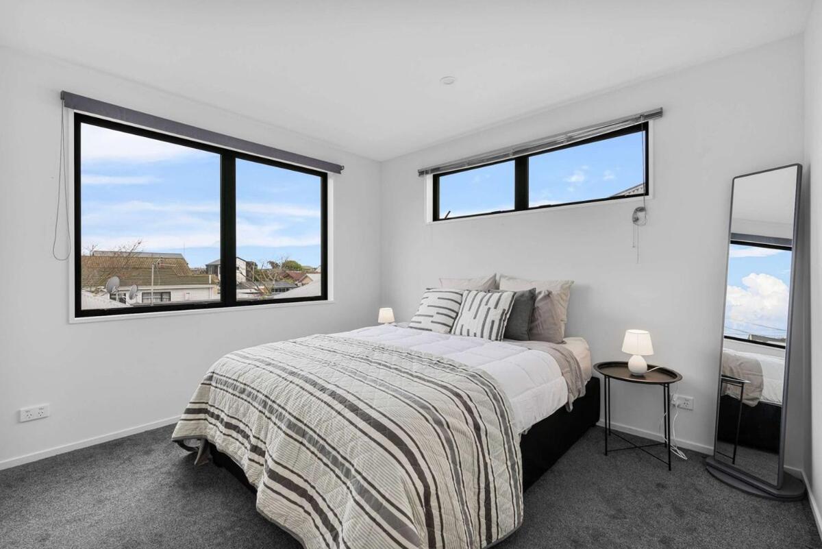 Charming 2-bedroom Townhouse *