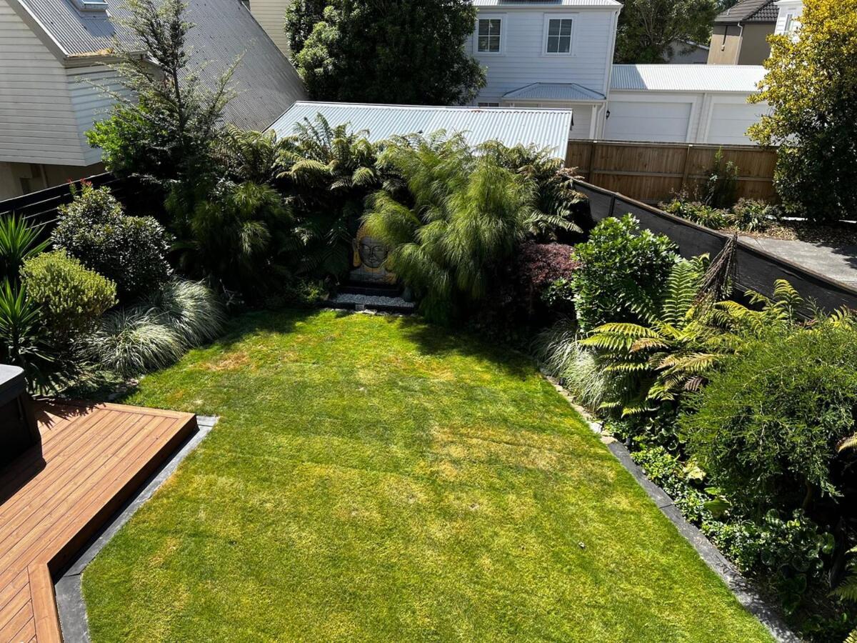 3 Bedroom In Peaceful Setting Christchurch