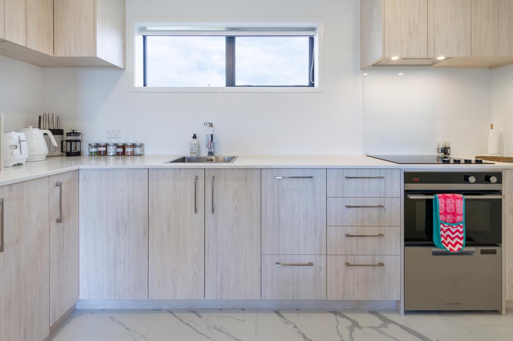 Seaside 2 Bed 2 Bath Haven Short Walk To The *