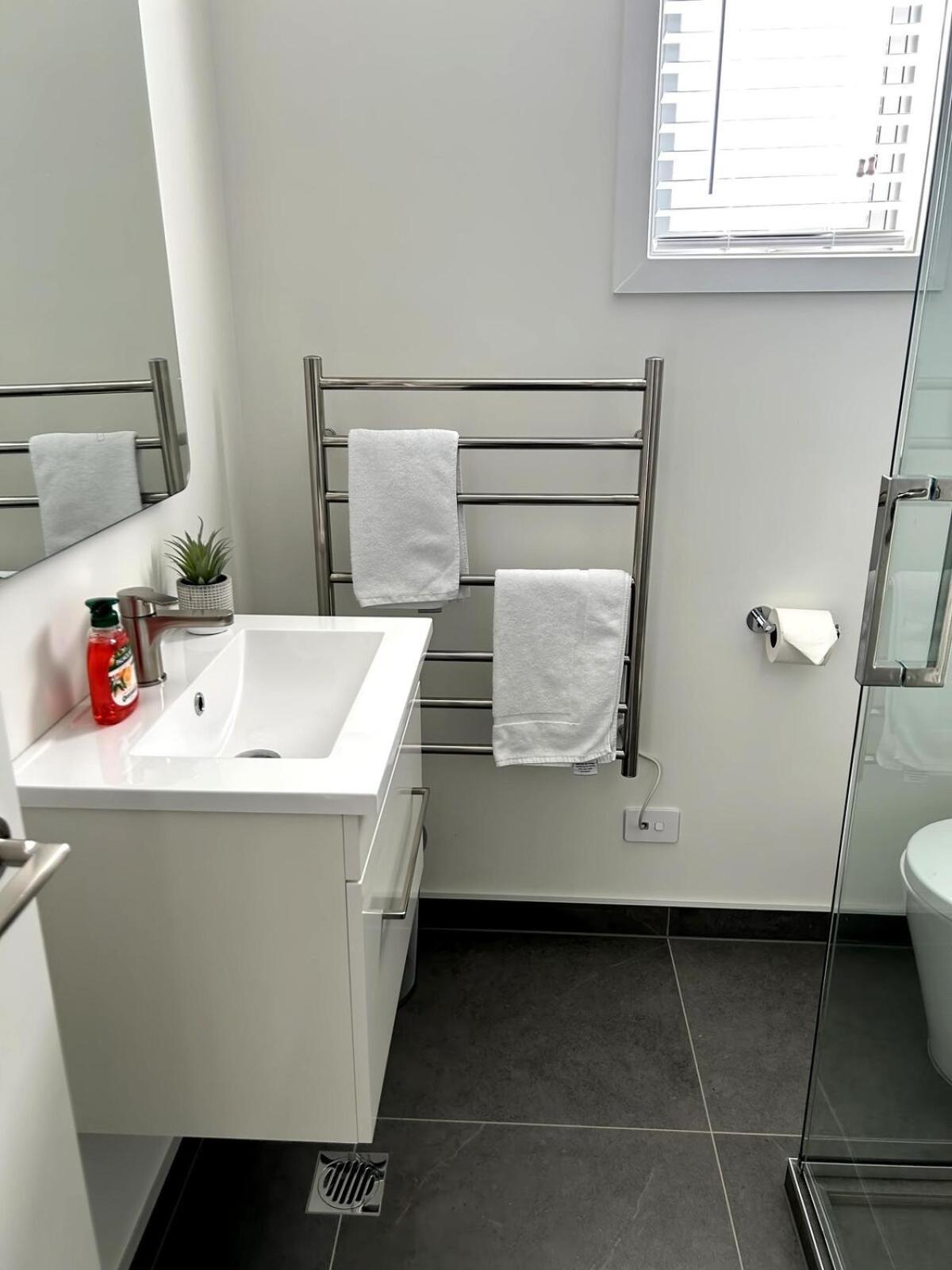 Apartment 2 On Armagh!
