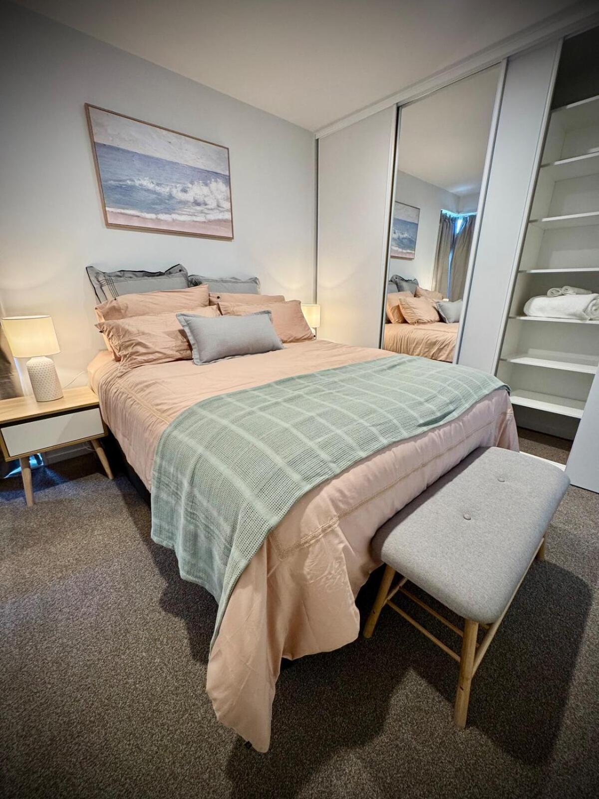 Luxury 2bed2bath Standalone With Parking *
