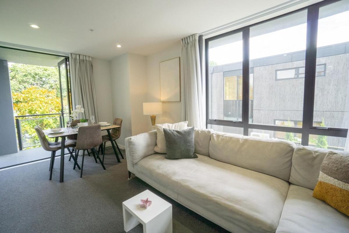 Apartment Touch Of Class Cbd, Free Park