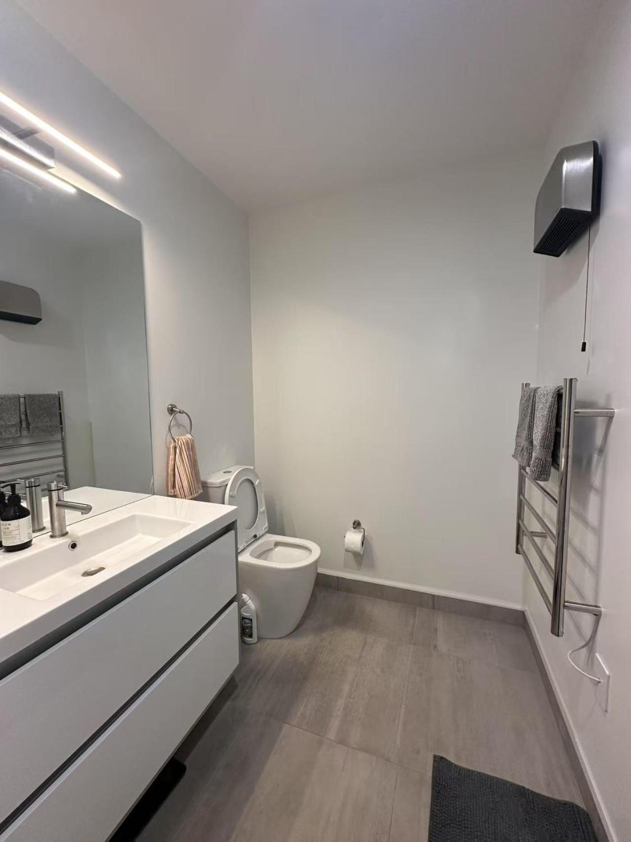 River Side Oasis With Free Parking Apartment *