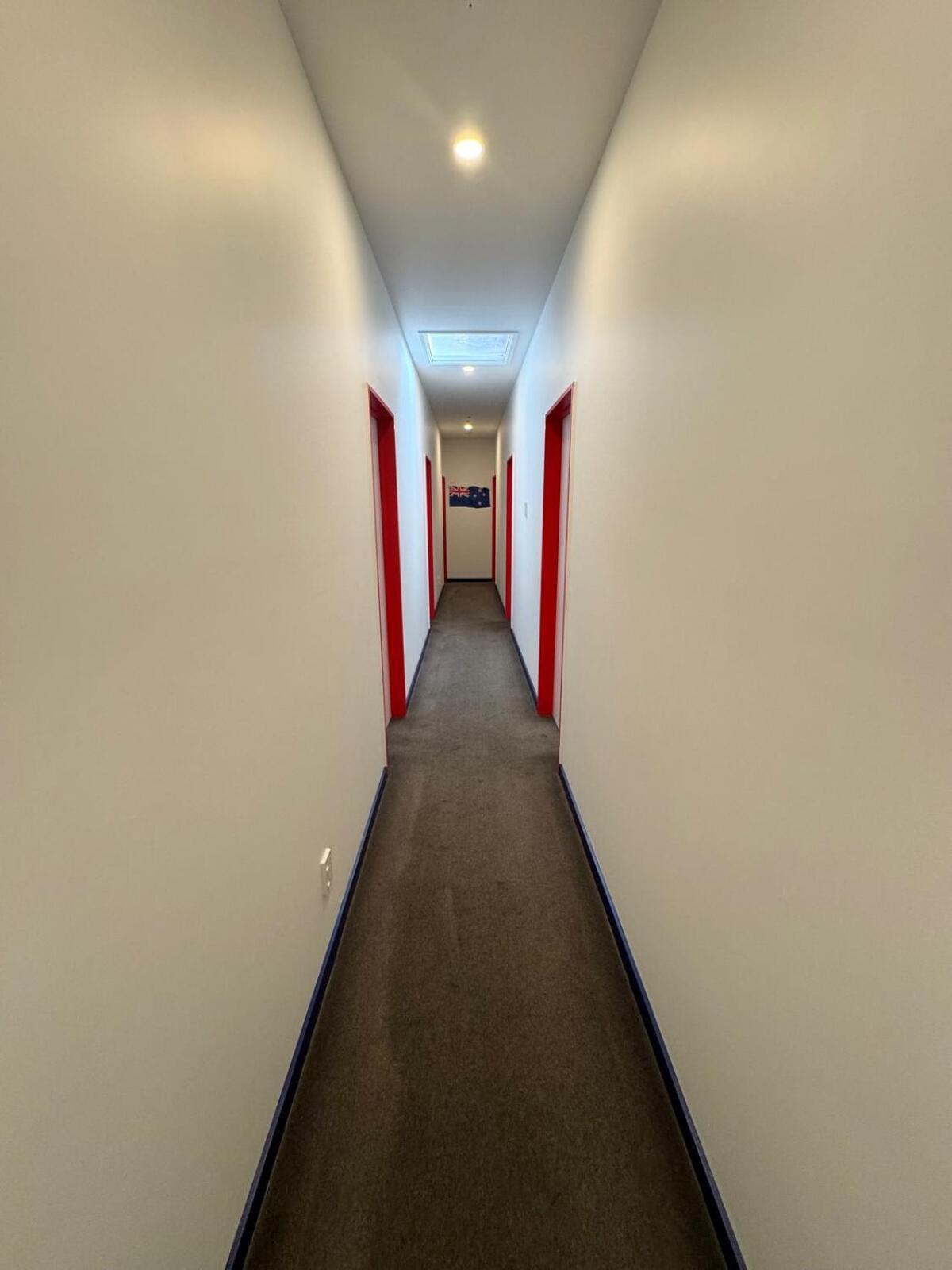 Central- 6bed 7bath-cinema-gamesroom-airnzseats- Sleeps 12-free Parking