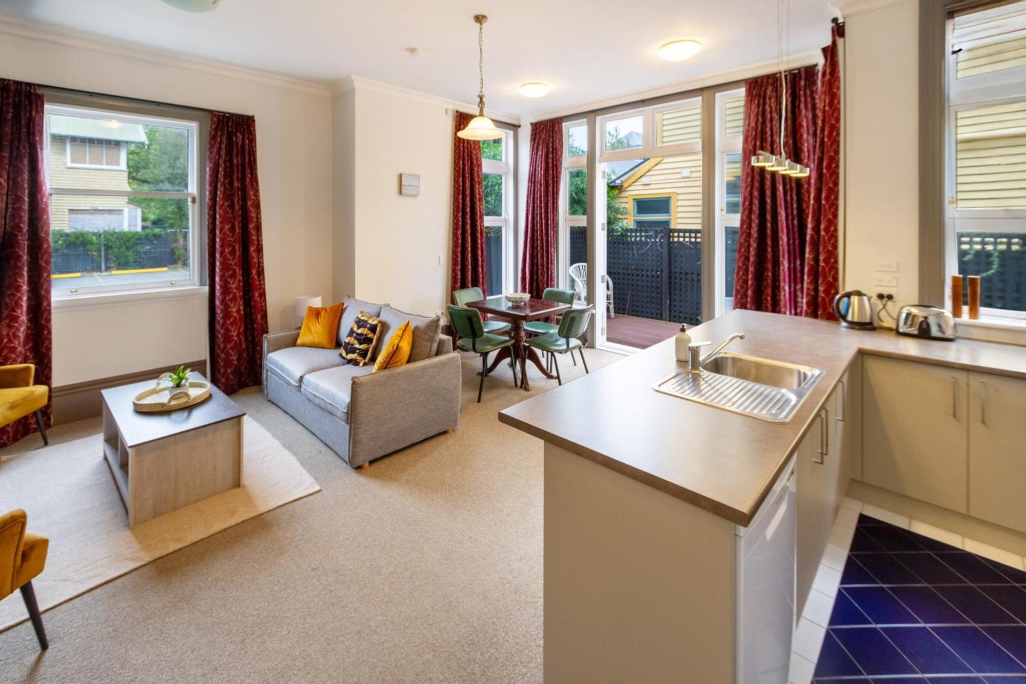 2 Bedroom 2 Bath Modern Heritage Near Art Gallery Christchurch