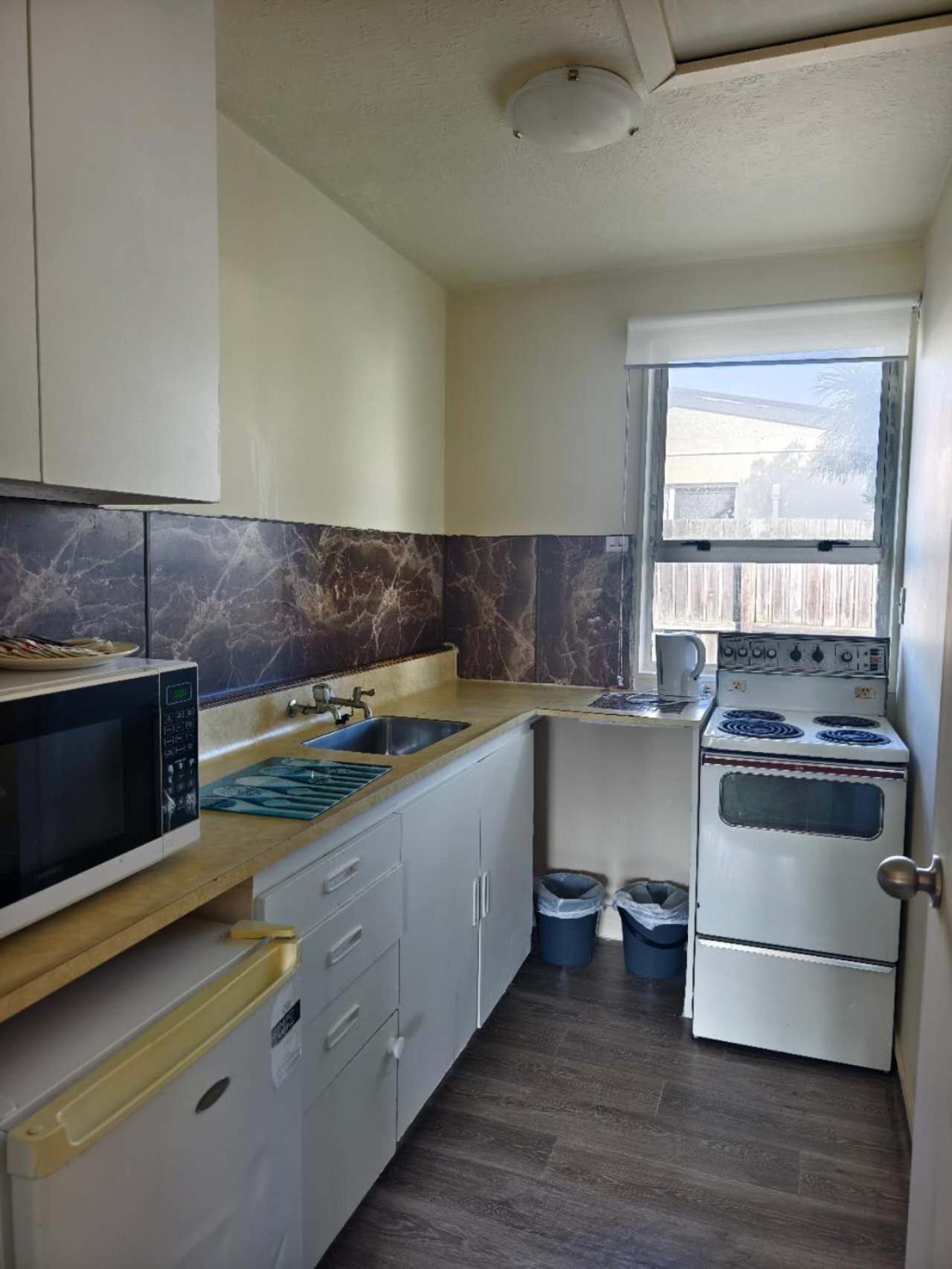 Ferry Motel 3*