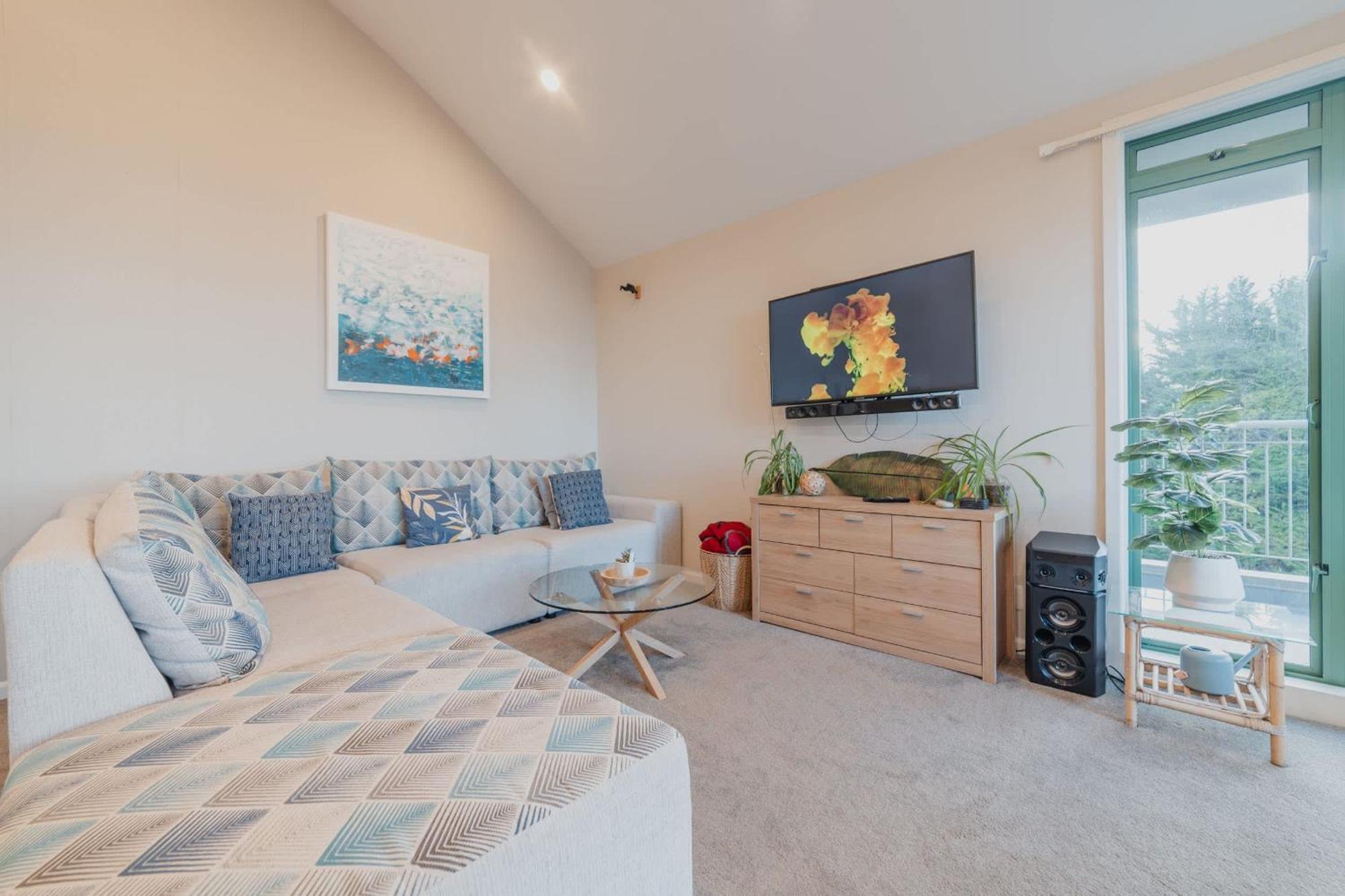 Elevated Ocean View Oasis - 3br 2 Bath Parking *