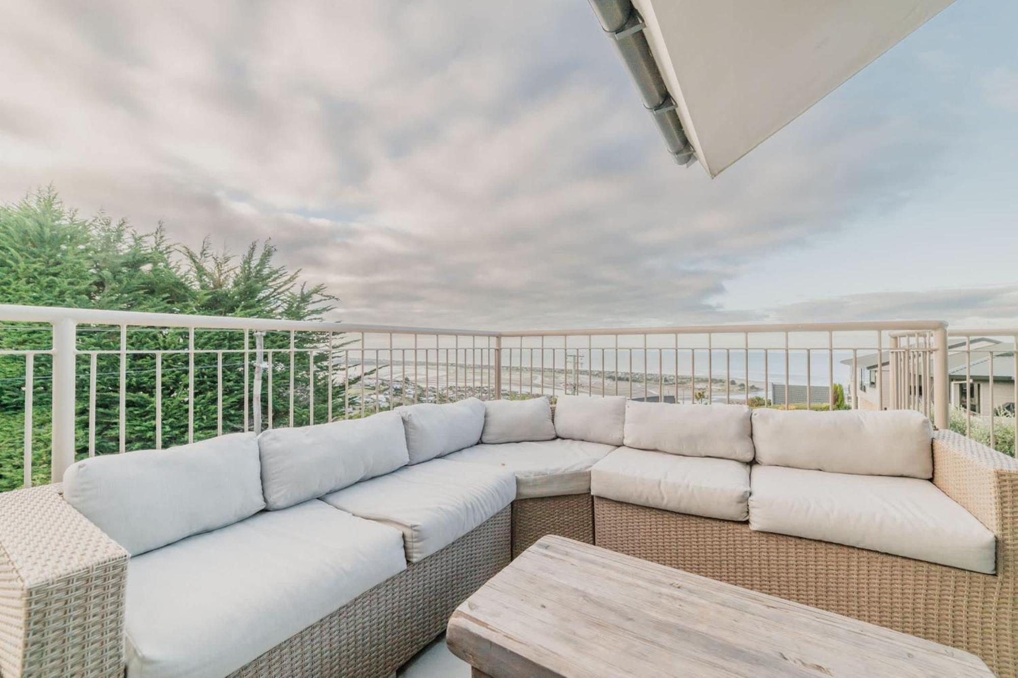 Holiday home Elevated Ocean View Oasis - 3br 2 Bath Parking