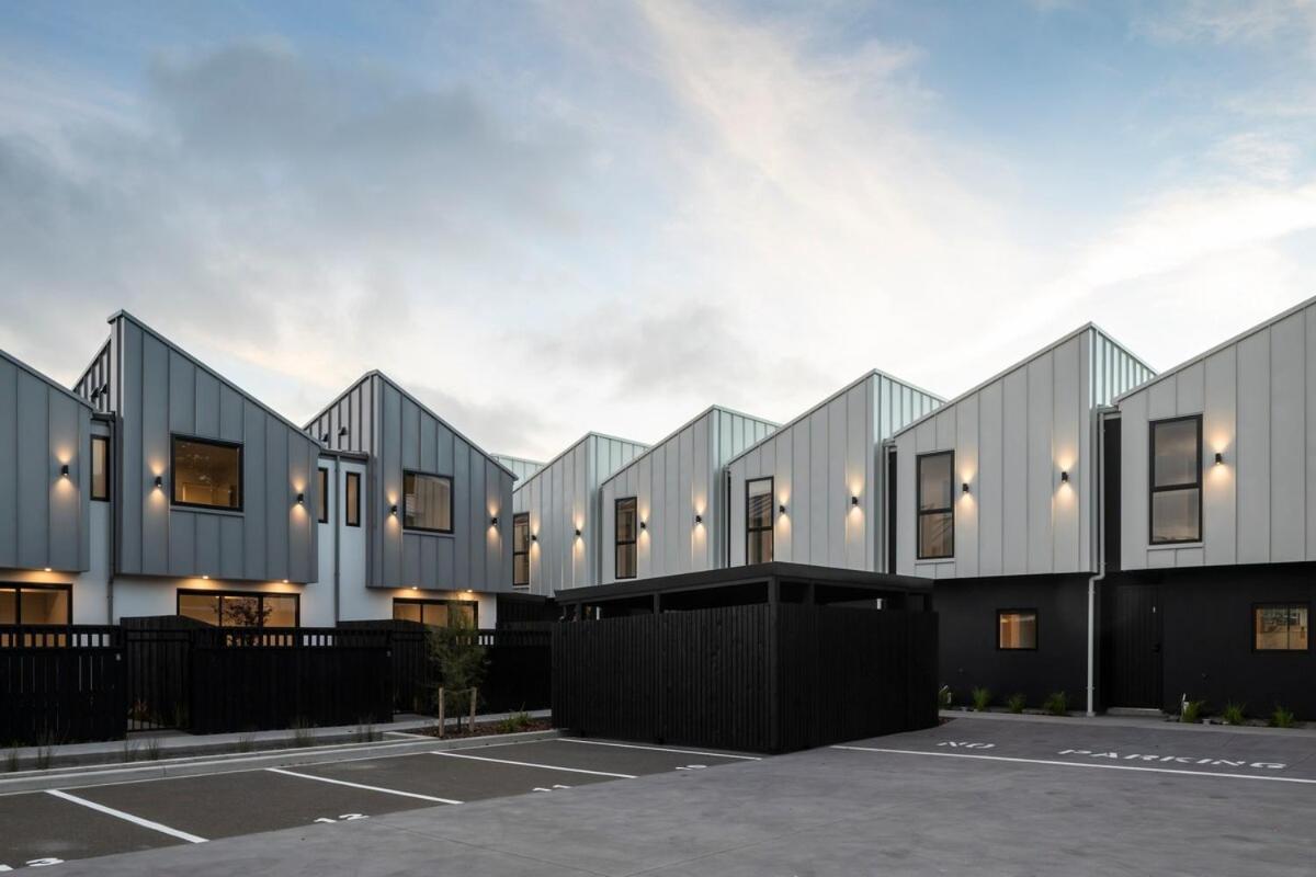 New Three Bedroom Townhouse - Walk To The Cbd! Christchurch
