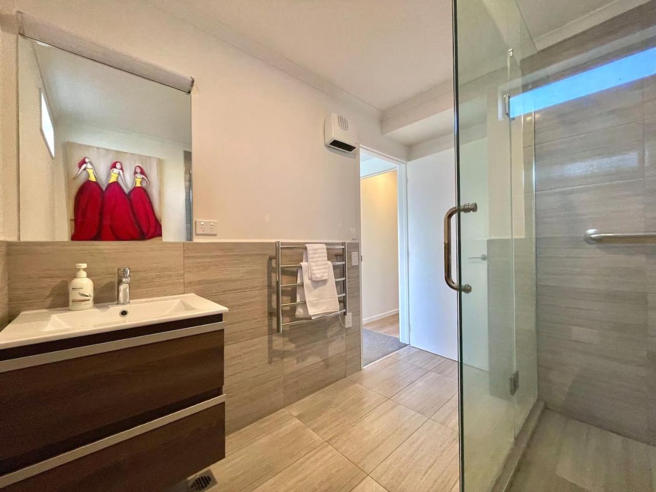 High-rise Cbd Luxury Apartment