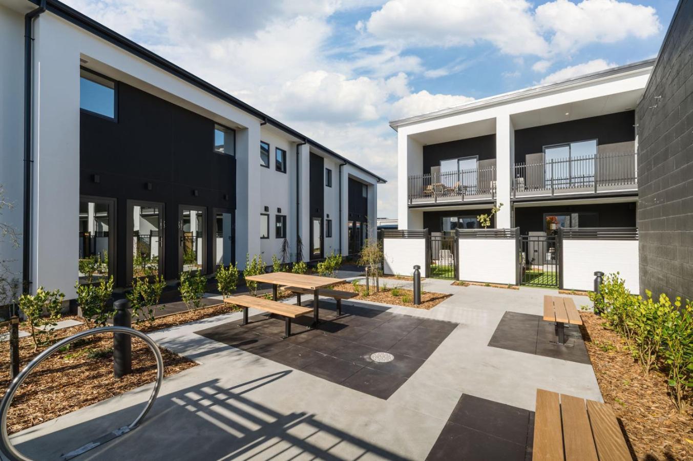 Relaxing Cbd Getaway Apartment
