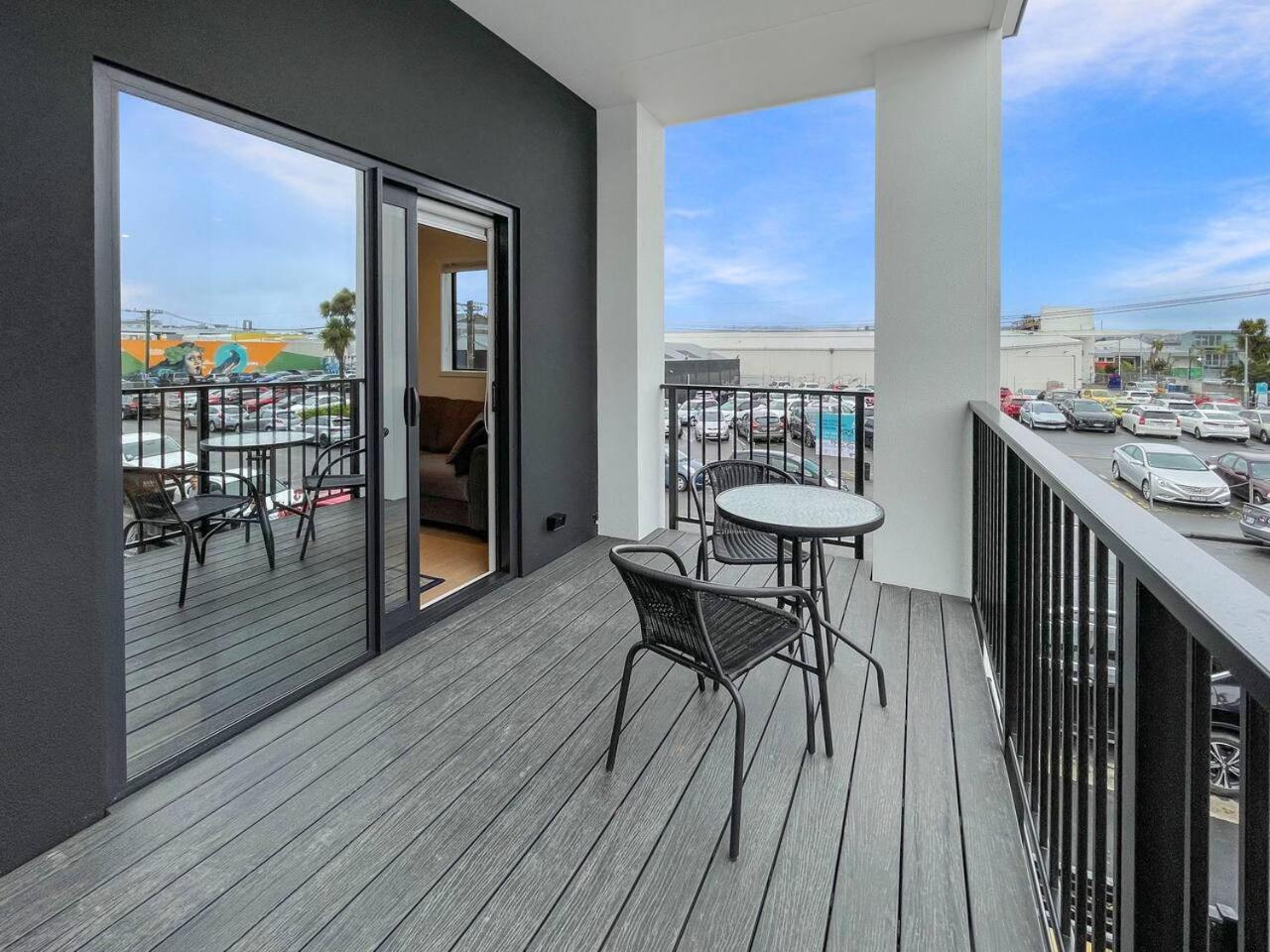 Bright Corner Unit 1br Cbd Apartment *