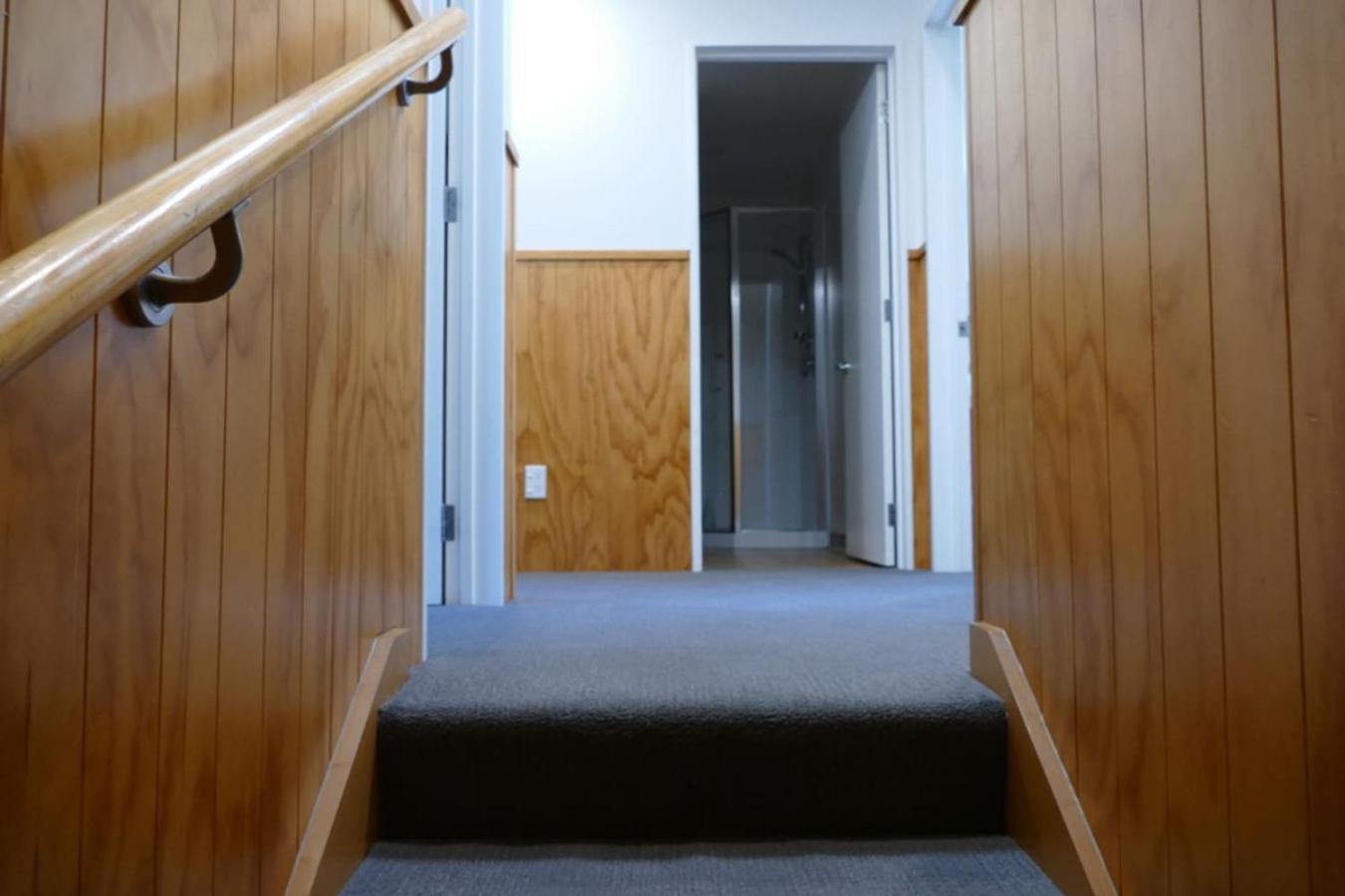 Spacious Suburban Hideaway *