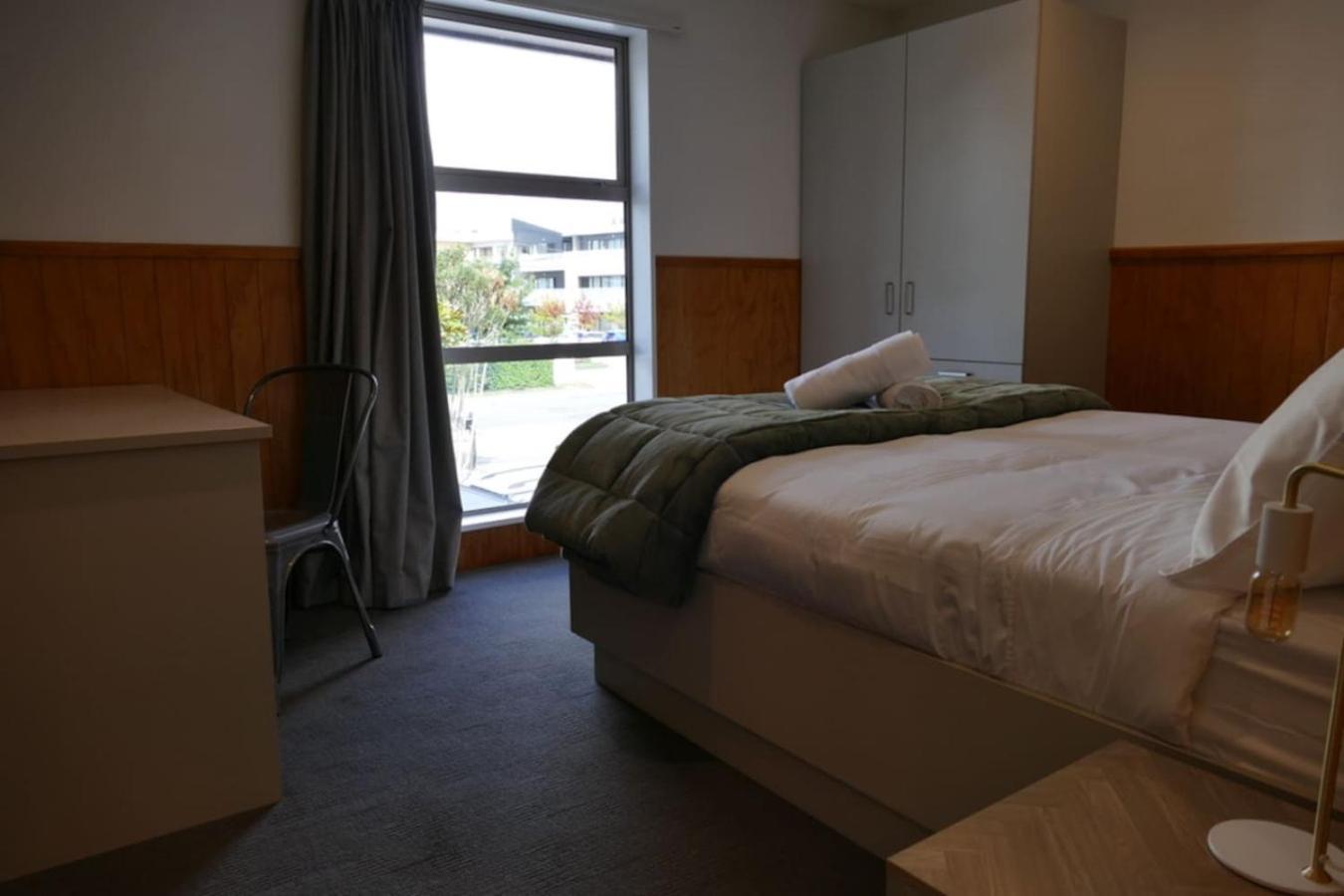 Spacious Suburban Hideaway * Christchurch