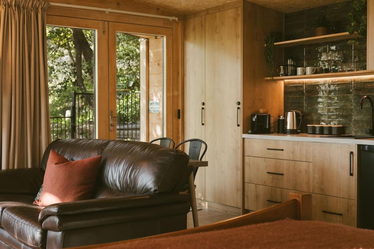 The Bird's Nest - Secluded Getaway! Christchurch