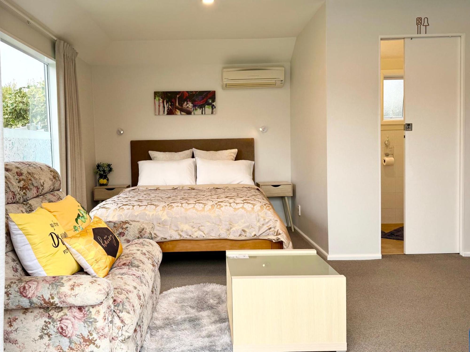 Cozy And Sunny Near To Seapath Homestay *