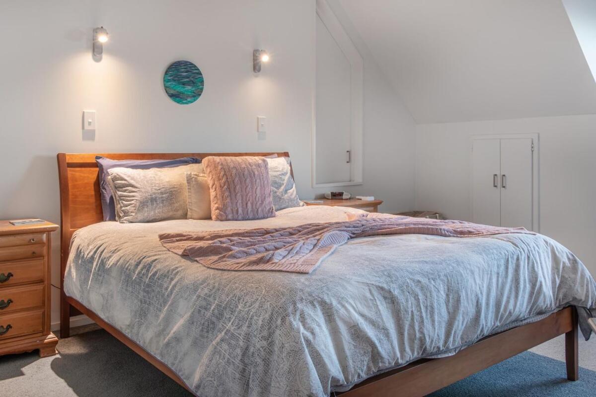 Holiday home Sunrise Serenity With Hot Tub