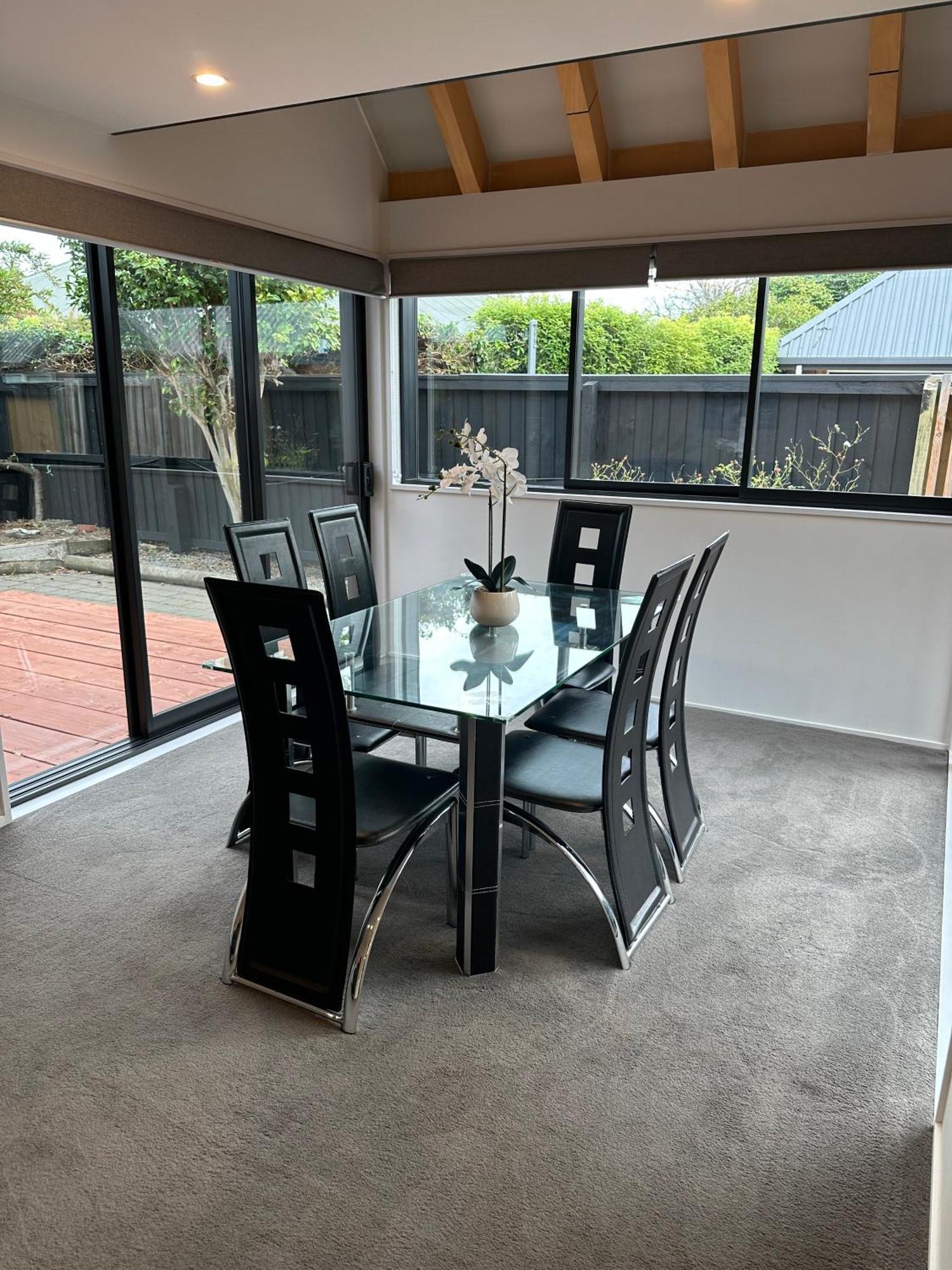 Airport Retreat 4Br 8 Guests Apartment Christchurch