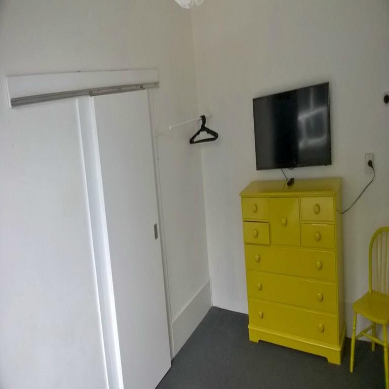 Hostel Kiwi Group Accommodations *