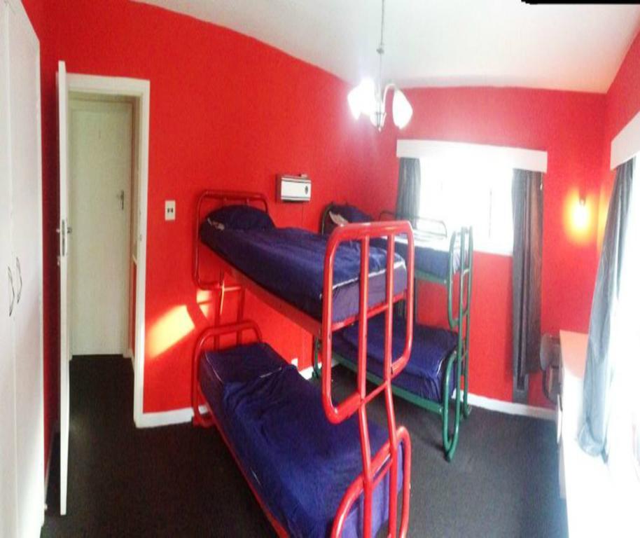 Kiwi Group Accommodations Hostel *
