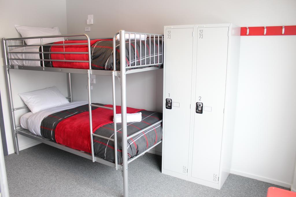 Urbanz Hostel *